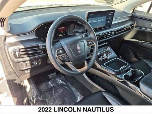 Certified 2022 Lincoln Nautilus FWD w/ Premium Package image 12