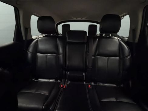 Used 2020 Nissan Pathfinder SL FWD image 20