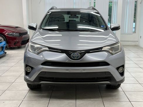 Used 2017 Toyota RAV4 XLE AWD/4WD image 2