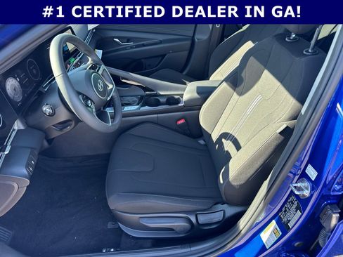 Certified 2025 Hyundai Elantra SEL image 9