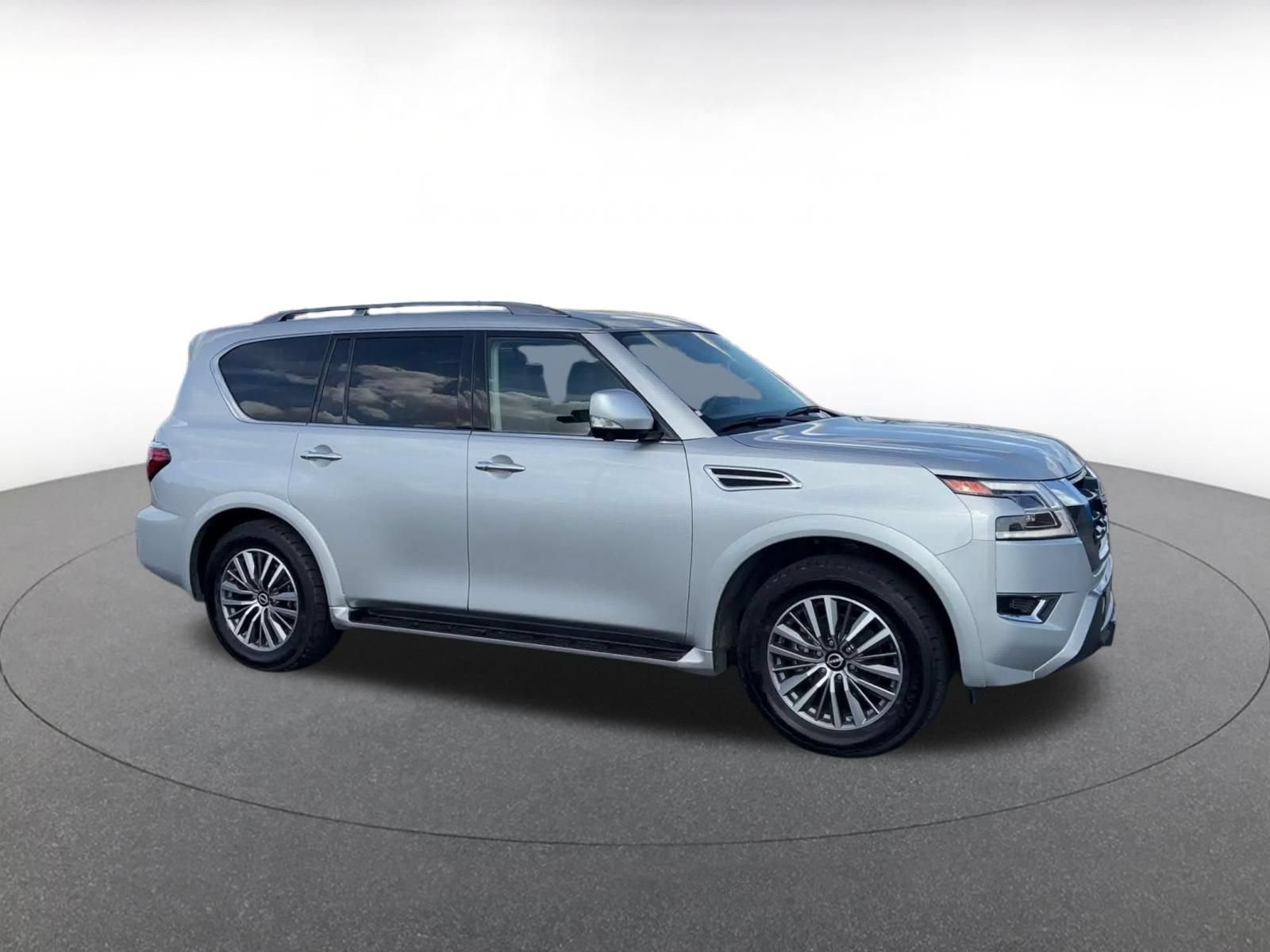 Used 2023 Nissan Armada SL AWD/4WD image 2