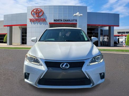 Used 2015 Lexus CT 200h w/ Seat Comfort Package FWD image 2