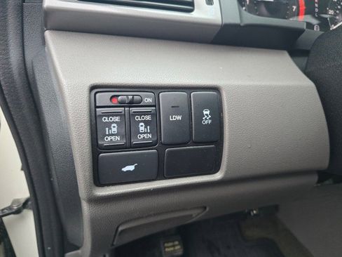 Used 2017 Honda Odyssey EX-L image 27