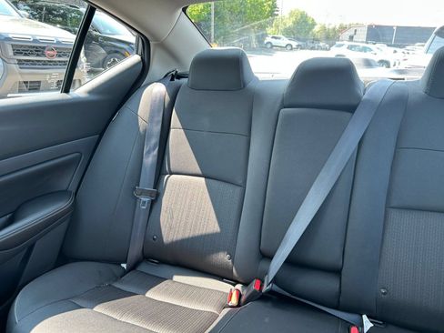 Used 2025 Nissan Altima 2.5 SV FWD image 29