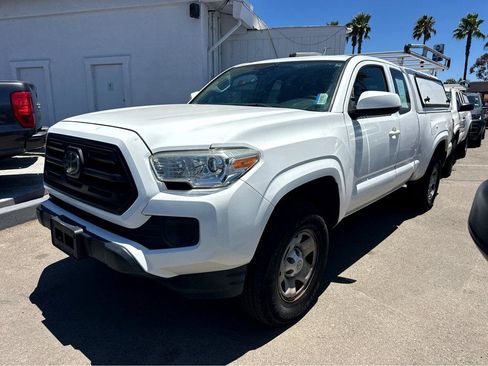 Used 2018 Toyota Tacoma SR RWD image 4