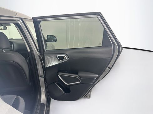 Used 2022 Kia Soul LX FWD image 28