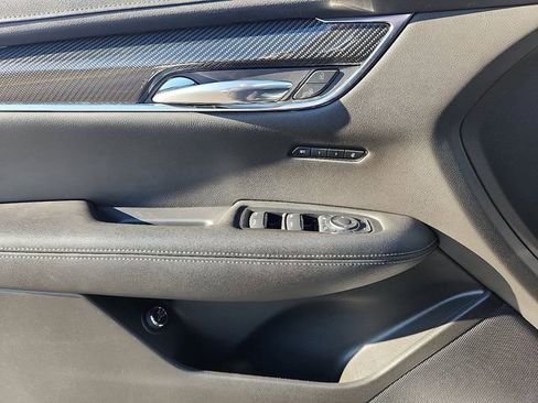 Certified 2022 Cadillac XT6 Sport w/ Technology Package image 18