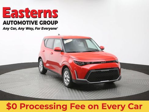 Used 2025 Kia Soul LX w/ LX Technology Package FWD image 50