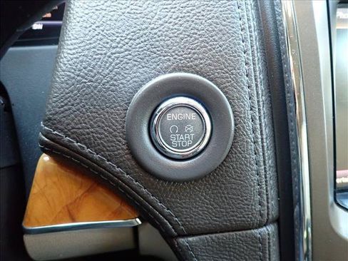 Used 2013 Lincoln MKX AWD image 24