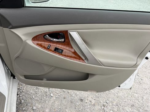 Used 2011 Toyota Camry XLE w/ XLE Extra-Value Pkg #1 FWD image 20