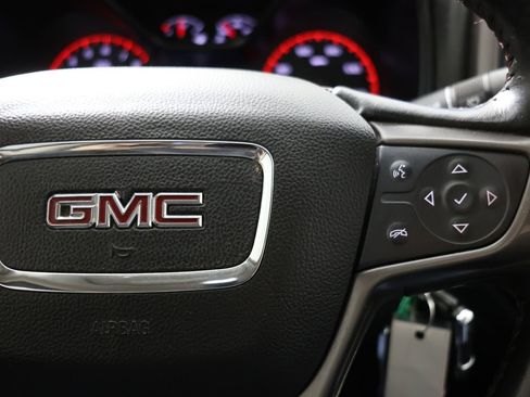 Used 2016 GMC Canyon SLE image 26