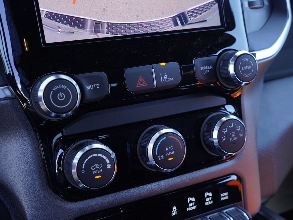 New 2026 RAM 1500 Big Horn w/ Sport Appearance Package AWD/4WD image 21