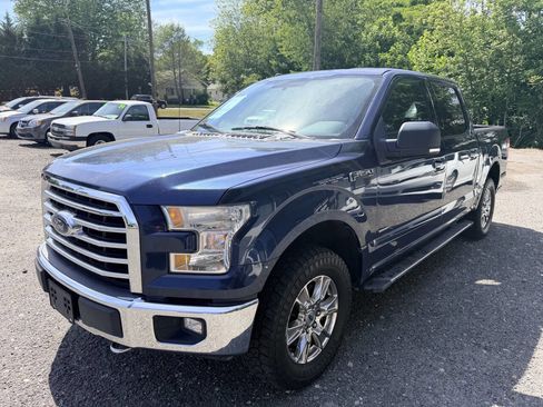 Used 2017 Ford F150 XLT w/ Equipment Group 301A Mid AWD/4WD image 12