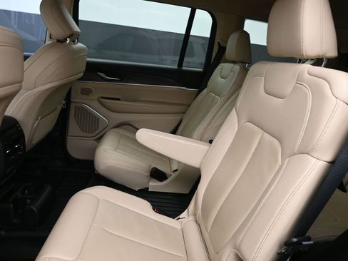 Used 2022 Jeep Grand Cherokee L Limited image 28