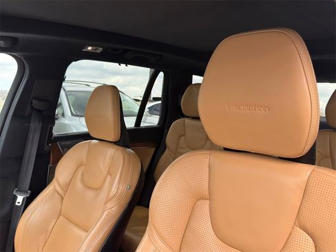 Used 2019 Volvo XC90 T8 Inscription w/ Luxury Package image 12
