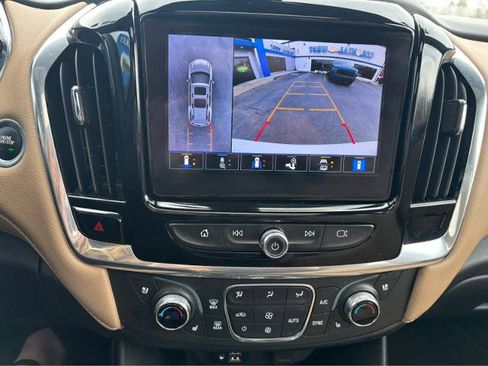 Used 2023 Chevrolet Traverse Premier image 22