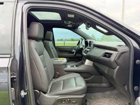Used 2023 Chevrolet Suburban Z71 w/ Luxury Package AWD/4WD image 10