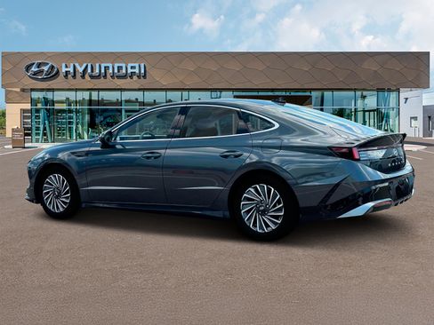 Used 2024 Hyundai Sonata Limited FWD image 4