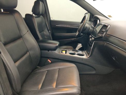 Used 2019 Jeep Grand Cherokee Limited RWD image 21