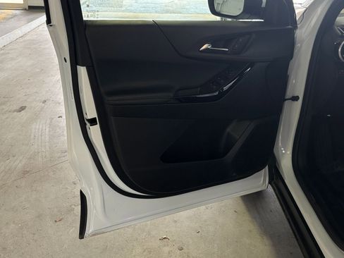 Used 2025 Chevrolet Equinox LT image 20