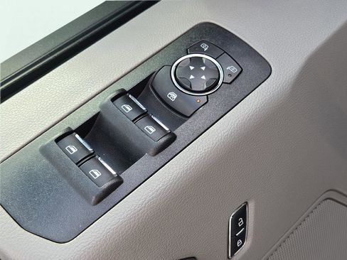 Used 2017 Ford F150 XLT w/ Equipment Group 302A Luxury image 15