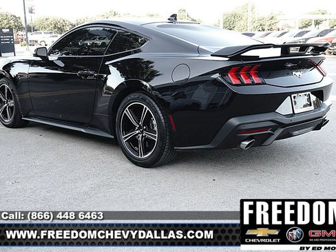 Used 2025 Ford Mustang Coupe RWD image 32