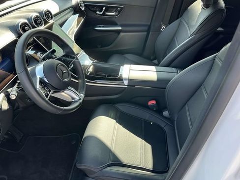 Used 2025 Mercedes-Benz GLC 300 4MATIC image 22