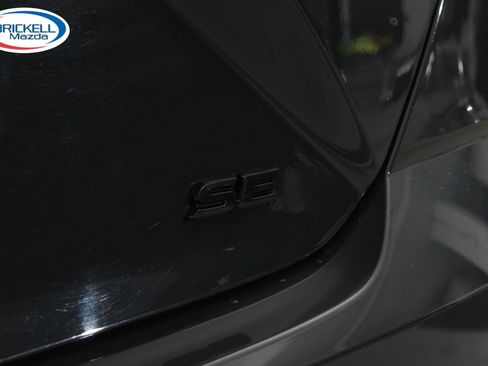 Used 2025 Toyota Camry SE FWD image 13