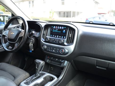 Used 2018 Chevrolet Colorado LT image 18