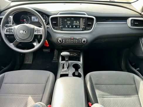 Used 2020 Kia Sorento LX image 16