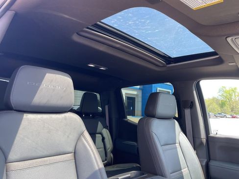 Used 2022 GMC Sierra 1500 Denali w/ Denali Reserve Package image 32