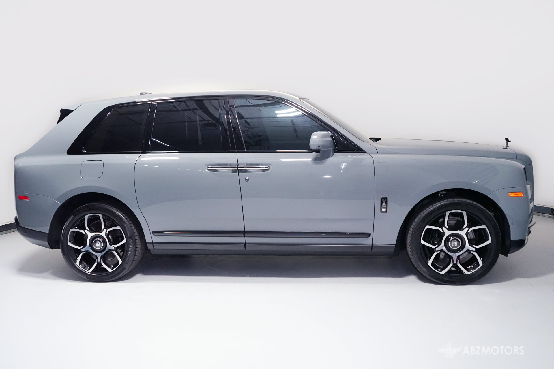 Used 2023 Rolls-Royce Cullinan Black Badge w/ Driver's Package AWD/4WD image 4