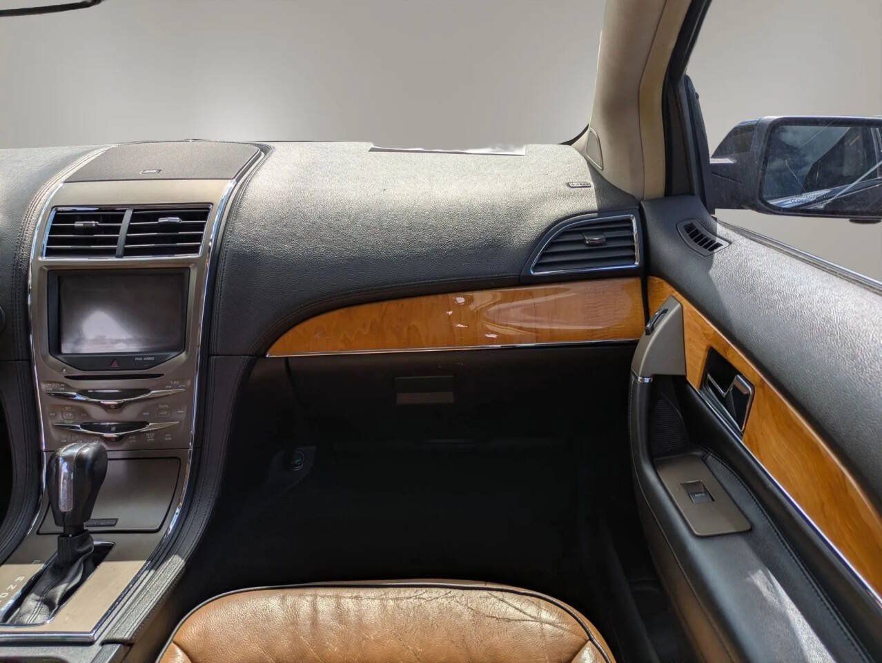 Used 2012 Lincoln MKX AWD image 25