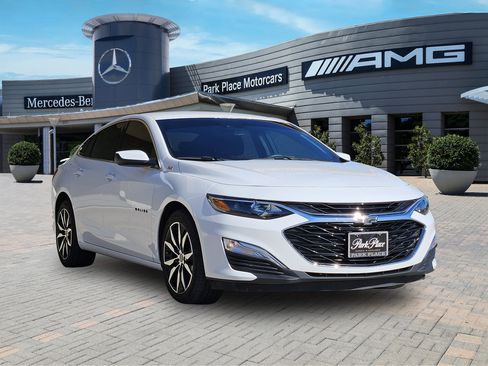 Used 2024 Chevrolet Malibu RS image 2