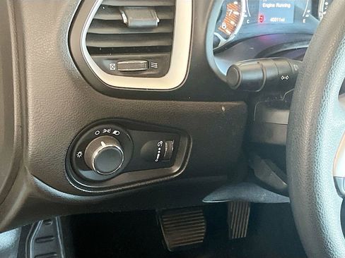 Used 2020 Jeep Renegade Sport FWD image 10