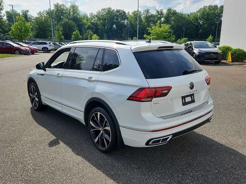Used 2024 Volkswagen Tiguan SEL R-Line AWD/4WD image 4