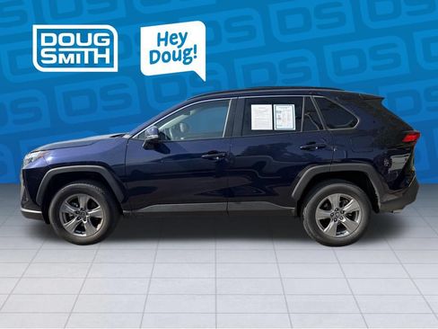 Used 2025 Toyota RAV4 XLE AWD/4WD image 2