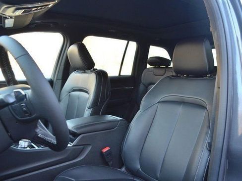 New 2025 Jeep Grand Cherokee Limited image 15