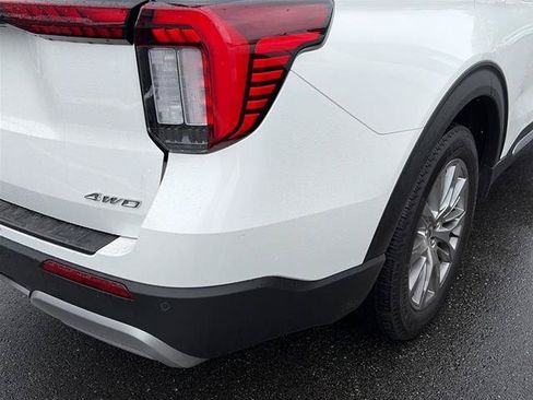 Certified 2025 Ford Explorer Platinum AWD/4WD image 4