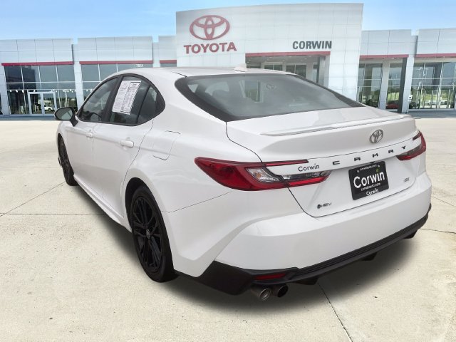 Used 2025 Toyota Camry SE FWD image 3