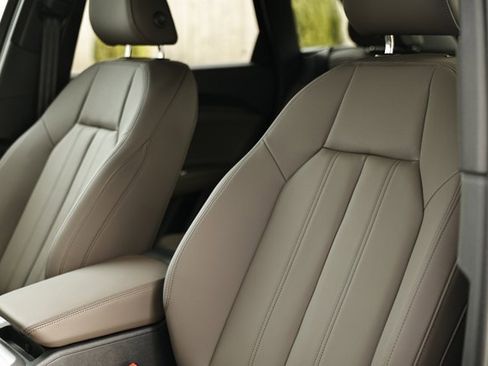 New 2025 Audi Q5 Premium image 23