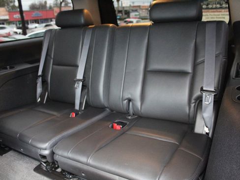 Used 2014 GMC Yukon XL Denali image 27