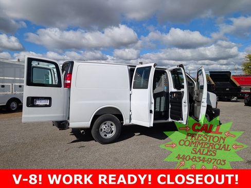 New 2025 Chevrolet Express 3500 w/ Driver Convenience Package RWD image 20