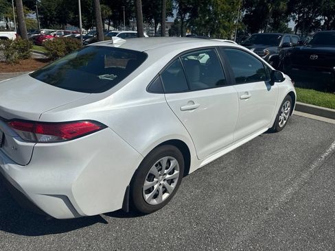 Used 2025 Toyota Corolla LE FWD image 2