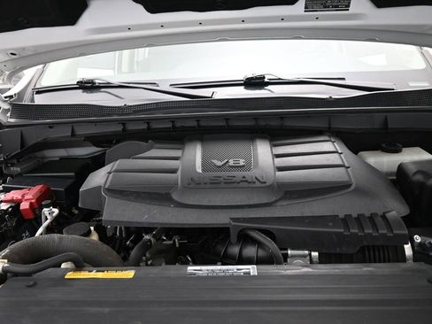 Used 2022 Nissan Titan SV image 23