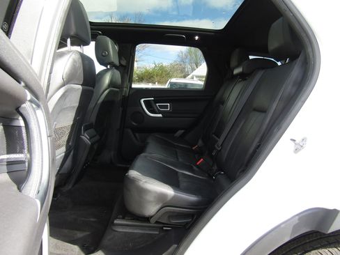 Used 2019 Land Rover Discovery Sport HSE image 15