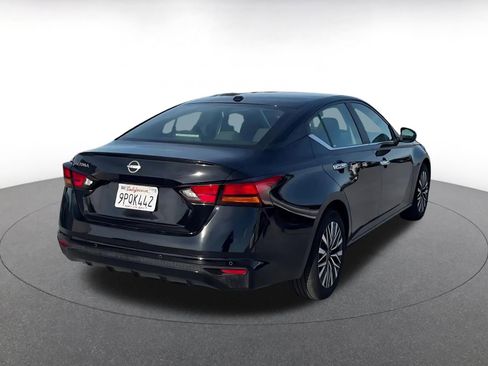 Used 2025 Nissan Altima 2.5 SV image 14