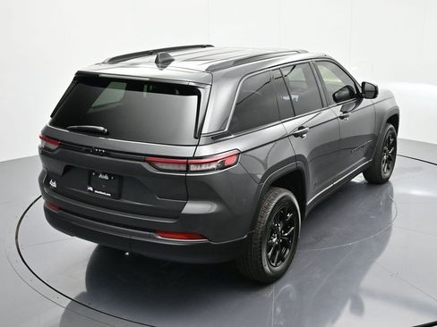 New 2026 Jeep Grand Cherokee Altitude image 31