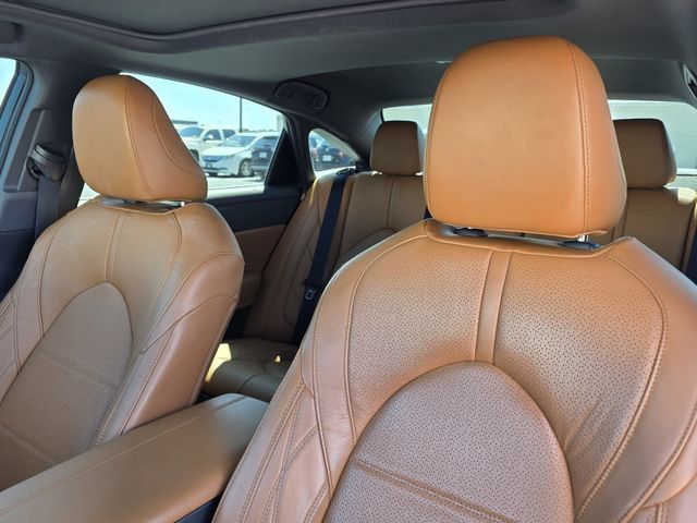 Used 2021 Toyota Avalon Limited FWD image 13