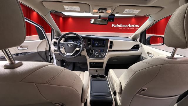 Used 2017 Toyota Sienna XLE w/ XLE Navigation Package FWD image 24